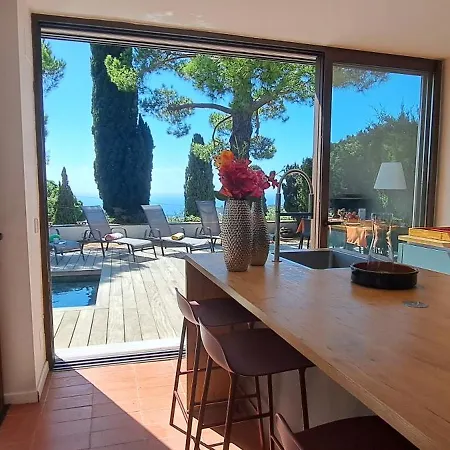 Sandra By Danlux Invest Hébergement de vacances *